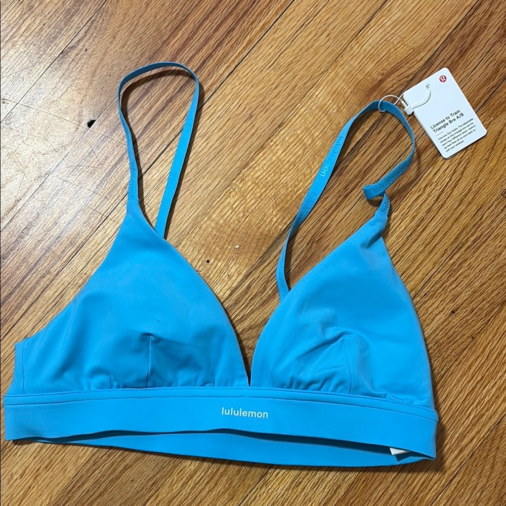 NWT Lululemon License to Train Triangle bra size 6!